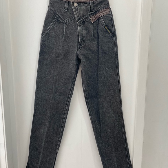 Two toned Rockies - Picture 3 of 4